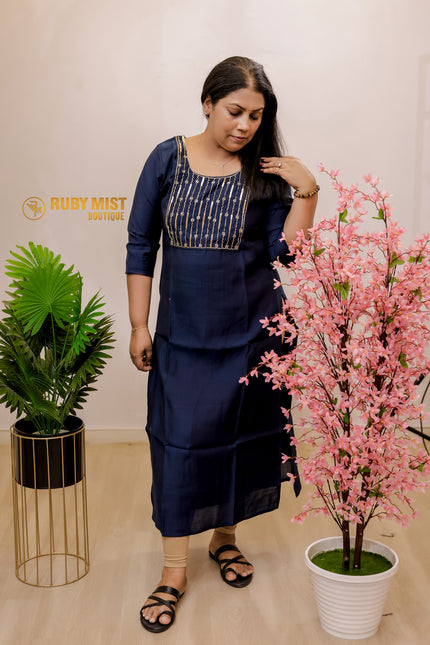 Simple Cotton Slitted Top