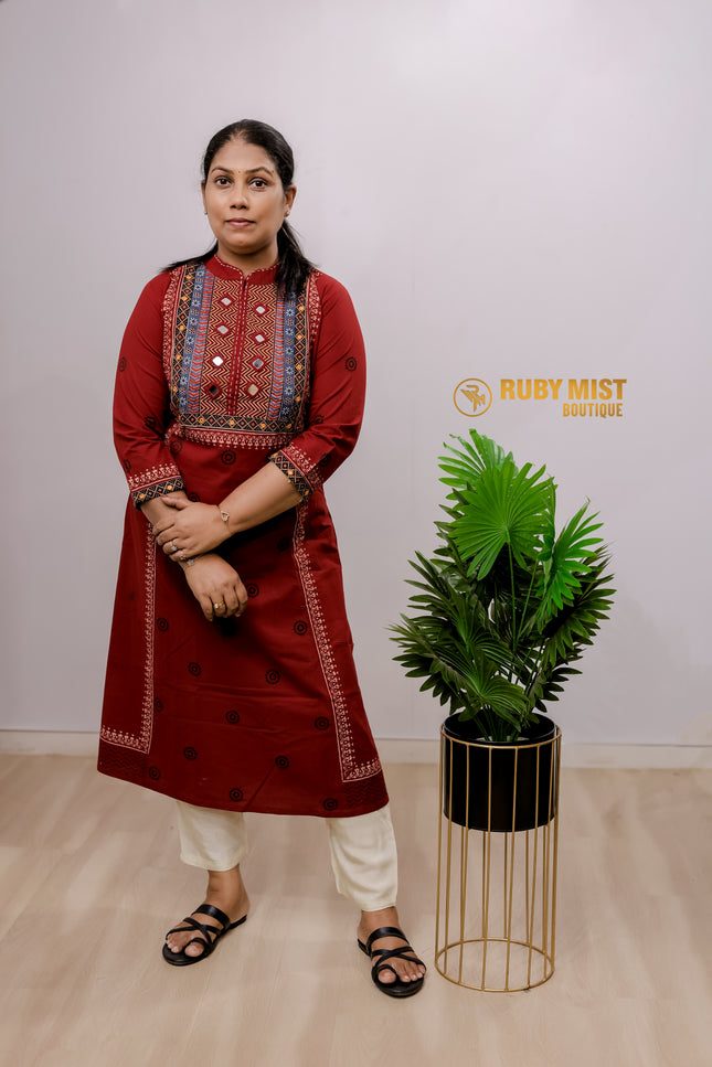 Chinese Collar Neck Patterned Cotton Kurti
