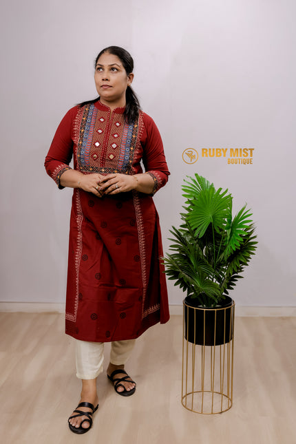 Chinese Collar Neck Patterned Cotton Kurti