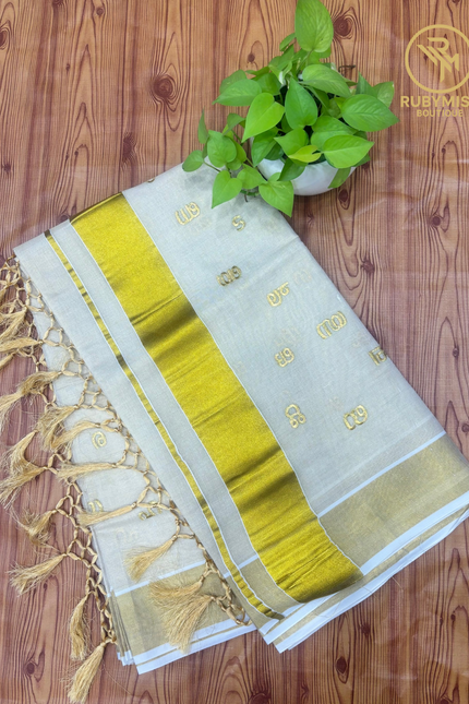 Letters Holding Tissue Set Saree