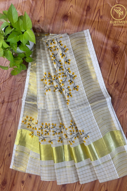 Check Weaving Patterned Tissue Set Saree