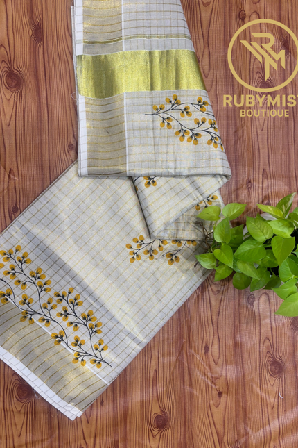 Check Weaving Patterned Tissue Set Saree