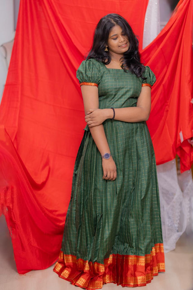 BHADRA SKIRT AND BLOUSE